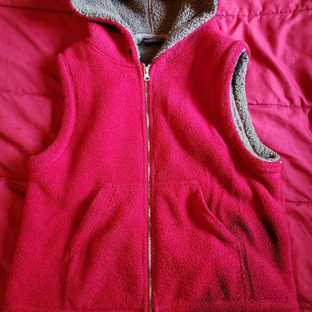 Sleeveless fleece zip up